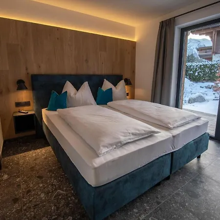 In Pinzgau Near Slopes & Sauna 別荘