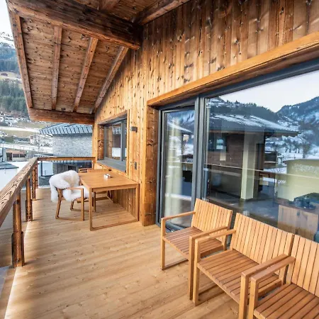 In With A Carport * Wald im Pinzgau